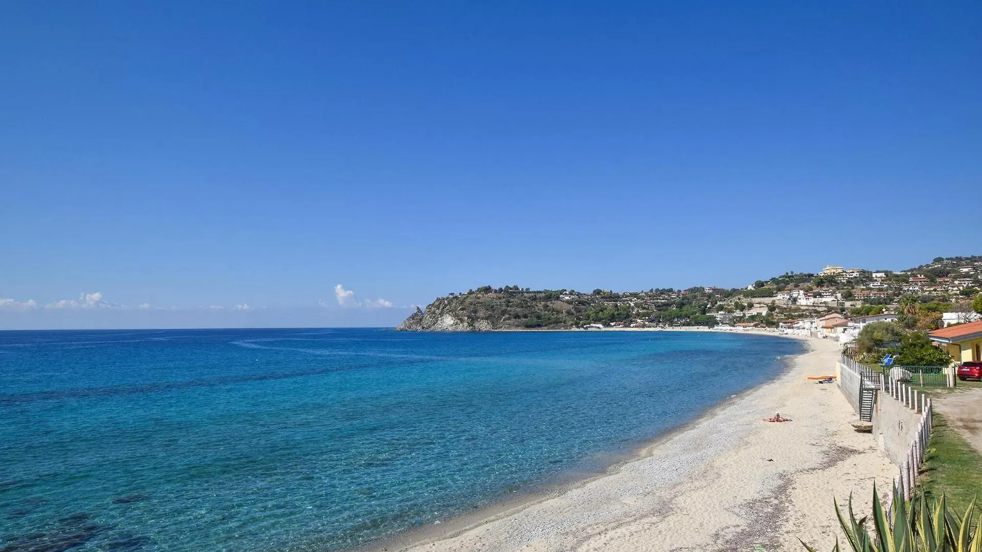 Lovely Home In Marina Di Ragusa With Kitchen